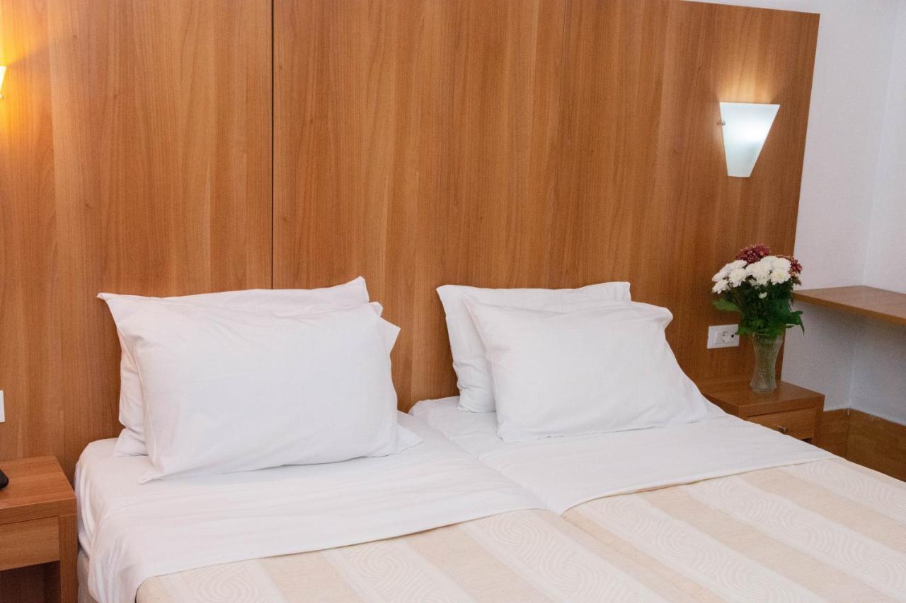 Leto Boutique Hotel 阿格里尼翁 外观 照片