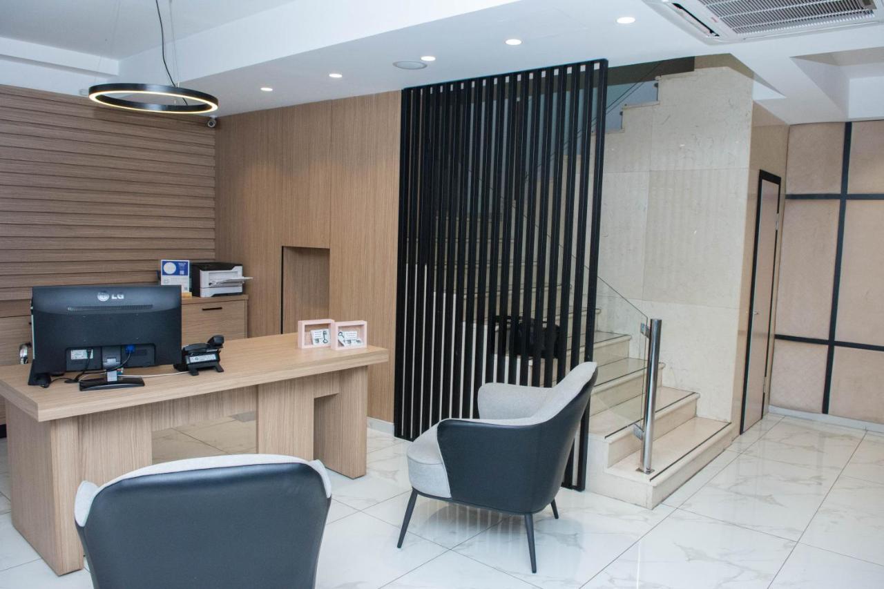 Leto Boutique Hotel 阿格里尼翁 外观 照片